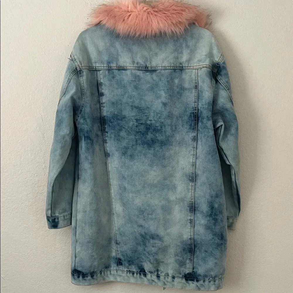 Like New! Thrill Denim Jacket with Light Pink Removable Faux Fur Collar in L
